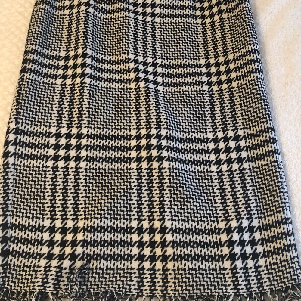 Classic Black and White Houndstooth Skirt